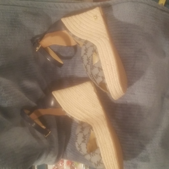 EUC MK espadrilles - Picture 4 of 11